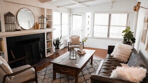 Smart-TV, Kamin, Musikbibliothek