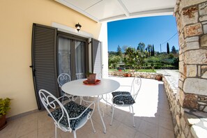 Villa, 3 Bedrooms, Smoking, Garden View | Outdoor dining - Giannakis Villa Corfu (Corfu)