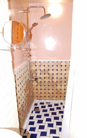 Habitación, 1 habitación, alberca privada, vista a la alberca | Baño