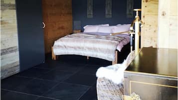 Chalet, 1 Bedroom, Smoking, Balcony | 2 bedrooms, travel crib