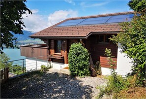 Exterior - Chalet With Panoramic Views of the Mountains of the Oberland and Lake Thun (Sigriswil)
