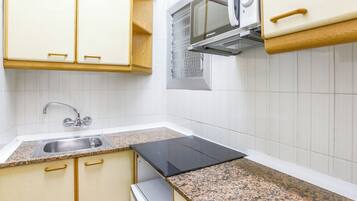 Apartemen, 1 kamar tidur, balkon, pemandangan samudra | Dapur pribadi