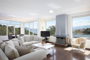 Villa, 4 Schlafzimmer, Kamin | Zimmerausstattung