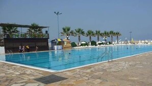 Outdoor pool - Chalet Solemar Resort, 1br, Sea View And Wifi (Zouq Mkayel)