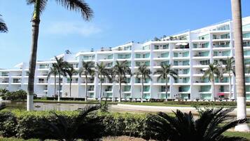 Apartment, 2 Bedrooms, Balcony, Garden View | Exterior