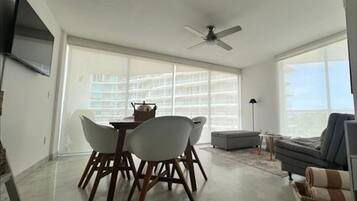 Apartment, 2 Bedrooms, Balcony, Garden View | Living area