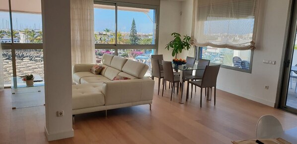 Appartement, 2 chambres, accessible aux personnes à mobilité réduite, fumeur | Aire de séjour