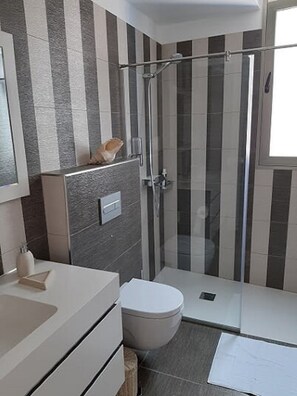 Apartment, 2 Bedrooms, Accessible, Smoking | Bathroom - Beachfront Loft in Puerto de Mogan by El Sirocco (Mogan)