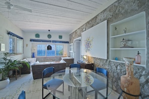 Villa, 3 camere da letto, fumatori, balcone | Soggiorno | Libri