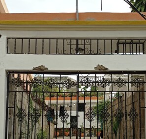 Entrada al alojamiento