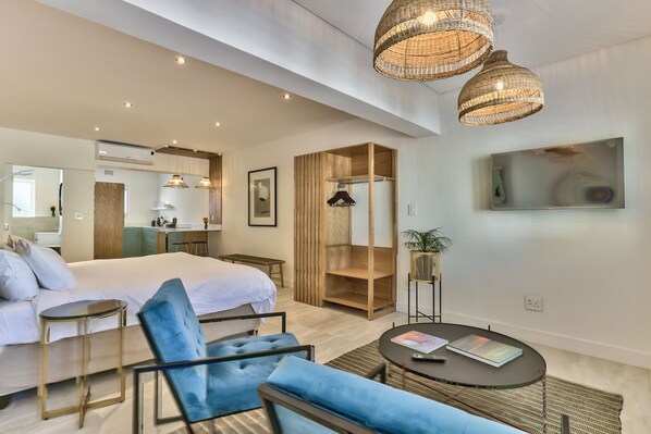 TV - Studio in Camps Bay - 40m From Beach (Cape Town)