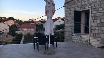 Apartment, 1 Bedroom, Smoking, Patio | Outdoor dining