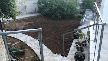 Apartment, 1 Bedroom, Smoking, Patio | Property grounds