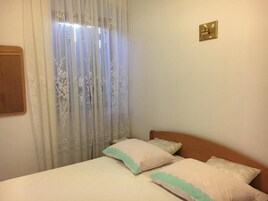 Apartment, 1 Bedroom, Smoking, Patio | 1 bedroom