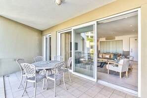 Apartamento, 2 quartos, sacada | Sacada