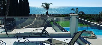 Beachfront Family Holiday Villa Perivolia