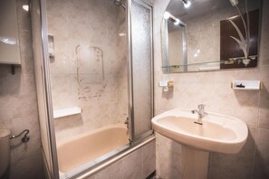 Badezimmerausstattung