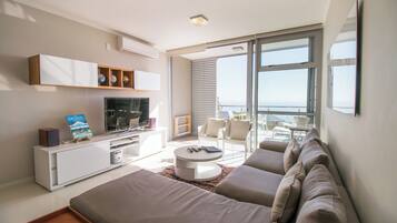 Apartment, 1 Schlafzimmer, Terrasse, Meerblick | Wohnbereich