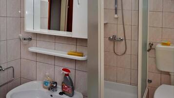 Apartemen, 1 kamar tidur, Boleh Merokok, patio | Kamar mandi