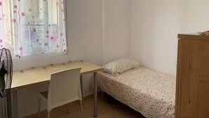 Room - Shared Apartment, Room for Rent in the Best Area of Valencia (Valencia)