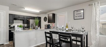 BMT GRADUATION 🔥 5MN TO LACKLAND AFB 🔥 DISABLED VETERAN OWNED