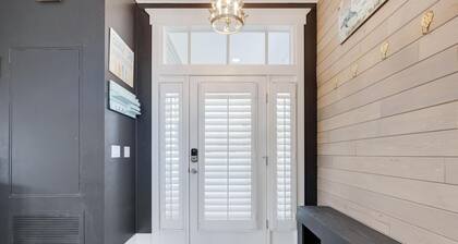 Relax in Style, FMB Mid-Island Home w/ Spa & Pool