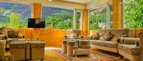 Coin salon dans le hall