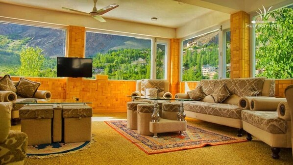 Lobby sitting area - Mulberry Hotel (Karimabad)