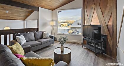 Family Friendly - Near Airport & Lake w/ Mountain Views - No Chores