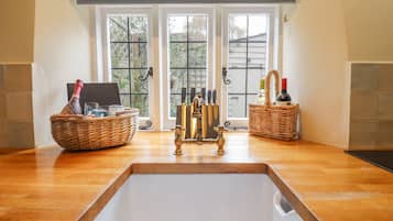Cottage | Interior