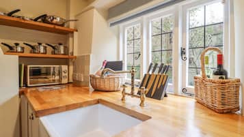 Cottage | Interior