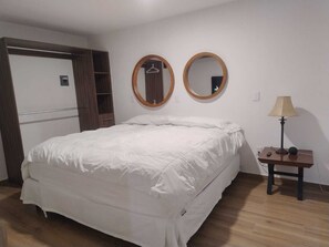 2 soverom, strykejern/-brett, wi-fi og sengetøy