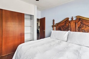 Iron/ironing board, WiFi, bed sheets