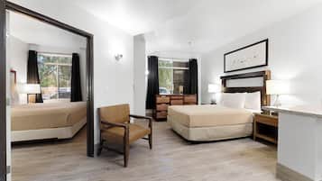 Family Apartment, 1 Bedroom | 1 bedroom, individually furnished, desk, laptop workspace