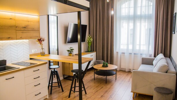 ห้องดีไซน์สำหรับสี่ท่าน | บริเวณนั่งเล่น | ทีวี
