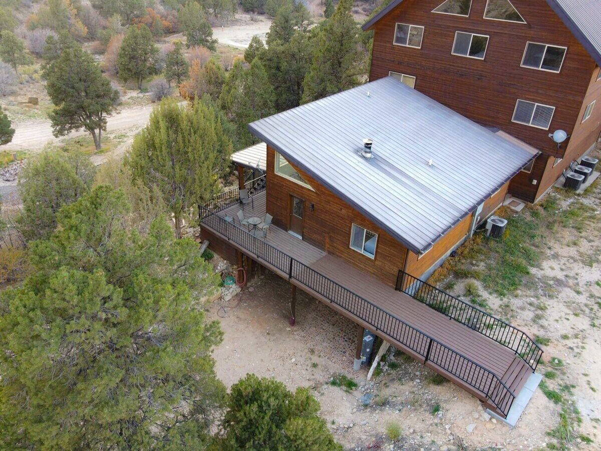 Mini Lodge Summary:<br>W