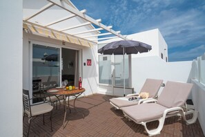 تناول الطعام بالخارج