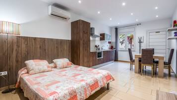 1 chambre, coffres-forts dans les chambres, fer et planche à repasser