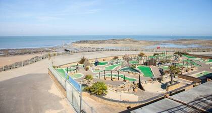 Newly Refurbished - Margate Sunset Retreat - Direct Sea Views