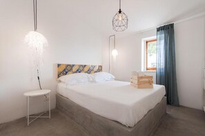 3 bedrooms, iron/ironing board, travel crib, free WiFi