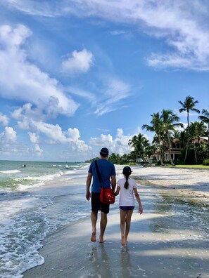 Beach nearby, sun loungers, beach towels -  PLAYERS CLUB AVAILABLE, Professionally Renovated, 3 Bedroom Golf Condo (Naples)