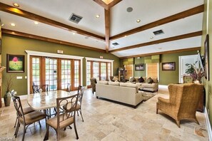 Dining -  PLAYERS CLUB AVAILABLE, Professionally Renovated, 3 Bedroom Golf Condo (Naples)