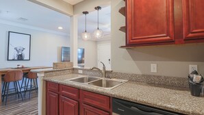 Private kitchen - Cypress Cove 205 (Biloxi)