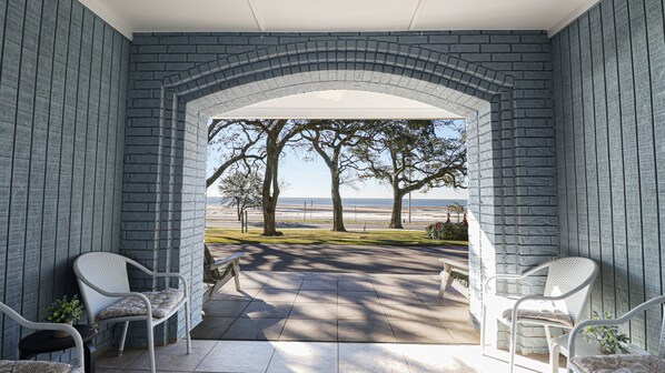 Condo, 1 cama King size, hidromasaje, vista a la playa | Terraza o patio
