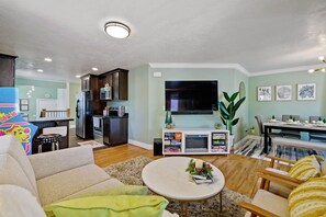 Smart-tv och eldstad