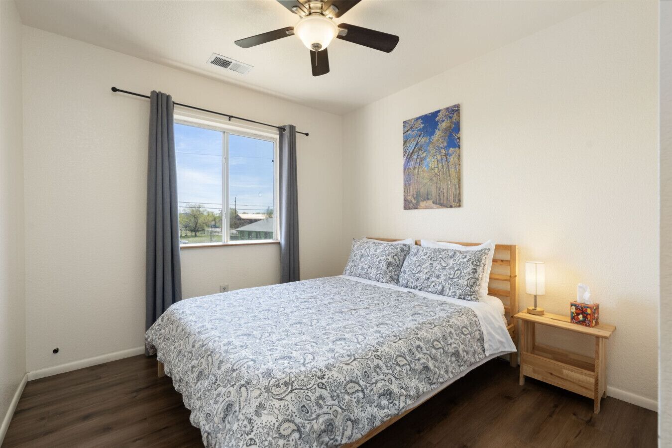 3 habitaciones, escritorio, wifi y ropa de cama 