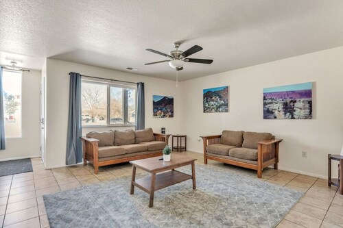 Grandview Condo - Lots of room to Relax & Unwind!