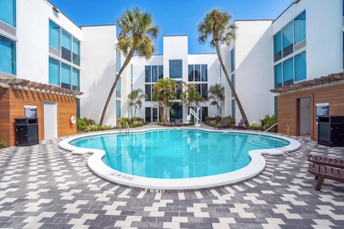 Tropical Palms Hotel