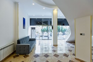 Reception - Rose & Crown Hotel (Baku)