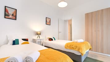 2 makuuhuonetta, silitysrauta/-lauta, ilmainen Wi-Fi, vuodevaatteet